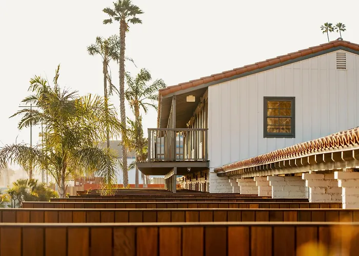 El Caminante Bar & Bungalows